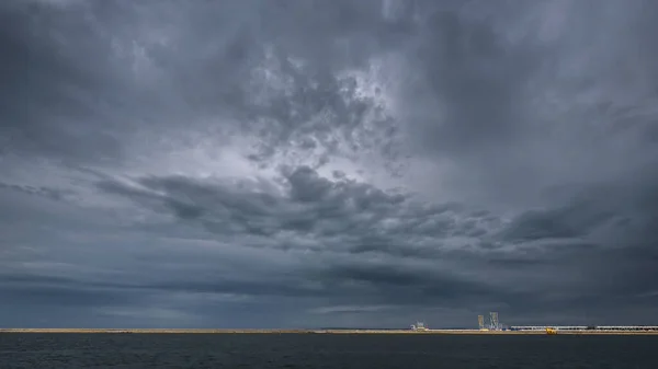 Tiempo Nubes Lluvia Sobre Puerto Marítimo — Foto de Stock