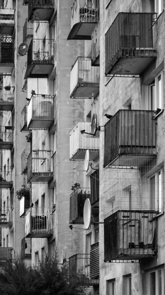 Arquitectura Edificio Residencial Multifamiliar Hecho Una Gran Losa Con Balcones — Foto de Stock