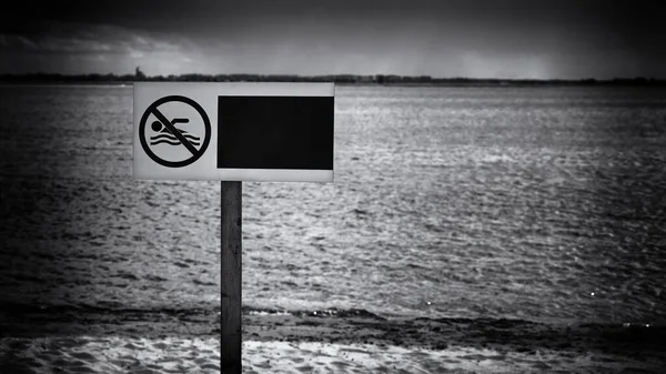 Kein Schwimmen Warnschild Ufer Des Sees — Stockfoto