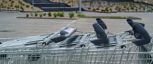 Panier Véhicule Pour Faire Shopping Dans Parking Supermarché — Photo