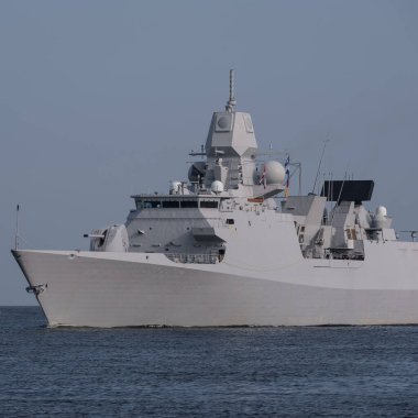 WARGeIP - Modern bir firkateyn denizde yelken açar