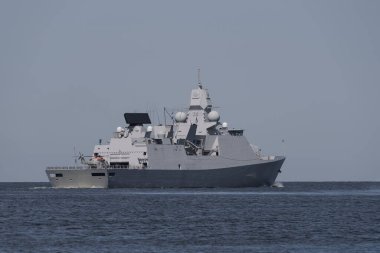 WARGeIP - Modern bir firkateyn denizde yelken açar