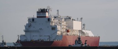 LNG TANKER - Gaz tedarikli gemi limana gidiyor