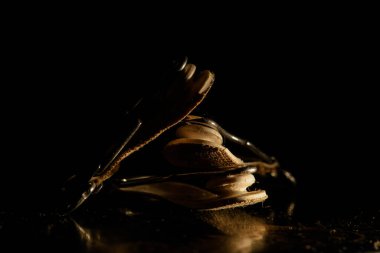 STOCING CLIPS - Bir çorap tutmak için bir giysi ya da jartiyer tutturucu 