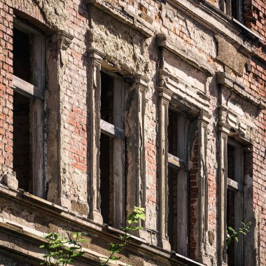 KLAŞİK ARCHITECTURE - Eski bir apartmanın kalıntıları