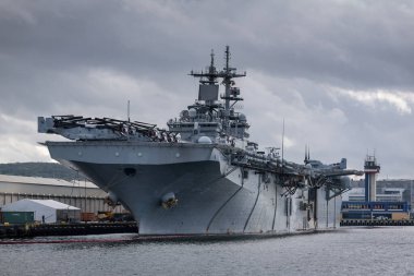 GDYNIA, POLAND - 16 Eylül 2022: Amerikan amfibik saldırı gemisi liman ziyaretinde