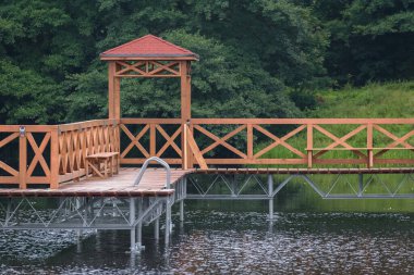 Tatil Rezervasyonu - Gölde Eğlence İskelesi