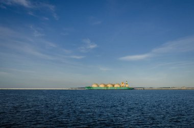 LNG TANKER - Gemi gaz terminaline demir attı
