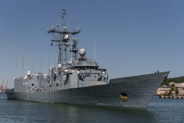 GDYNIA, POLAND - POLAND - 30 Mayıs 2023: Polonya Donanması 'nın bir füze fırkateyni denize açılıyor