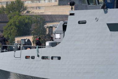 MINEHUNTER - Savaş gemisi limanda donanmayı parlattı