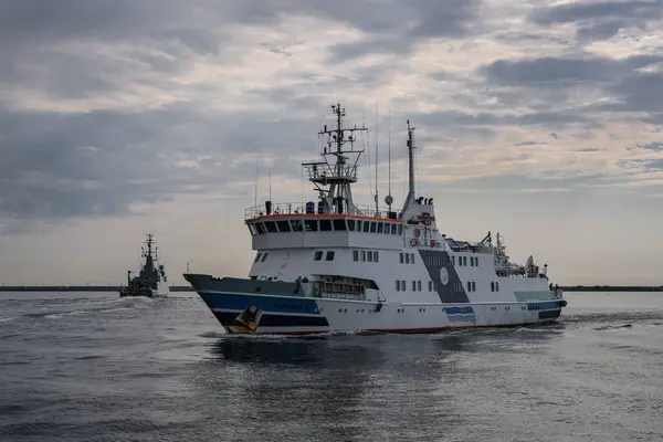 Stock image GDYNIA, POMERANIAN REGION - POLAND - MAY 27, 2024: MARITIME TRANSPORT - Research/survey vessel sails to seaport