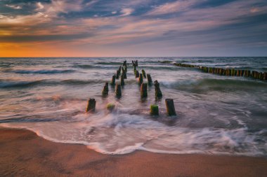 SUNSET - Gün sonunda deniz kenarında