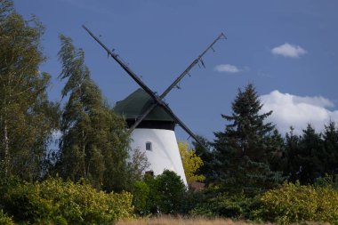 WINDMILL - Hollanda tarzında eski bir klasik bina