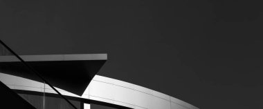 ARCHITECTURE - Mavi gökyüzüne karşı modern yüksek bir yerleşim yeri