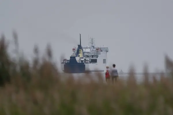 MARITIME TRANSORT - Yolcu ve araç feribotu denize açılır