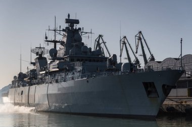 WARGeIP - Alman füze firkateyni limana demir attı