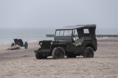 KOLOBRZEG, Batı Pomeranya - POLAND - 16 Mart 2024: WILLYS eski ASKERİ KOLOBRZEG - 2.