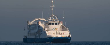 SUÇLU, BATI POLAND - 20 HAZİRAN 2025: Baltık Denizi 'nde Araştırma / Araştırma Gemisi STRIBOG yelkenleri 