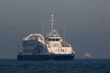 SUÇLU, BATI POLAND - 20 HAZİRAN 2025: Baltık Denizi 'nde Araştırma / Araştırma Gemisi STRIBOG yelkenleri 