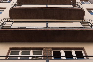 ARCHITECTURE - Gdynia 'da klasik bir modernist apartman