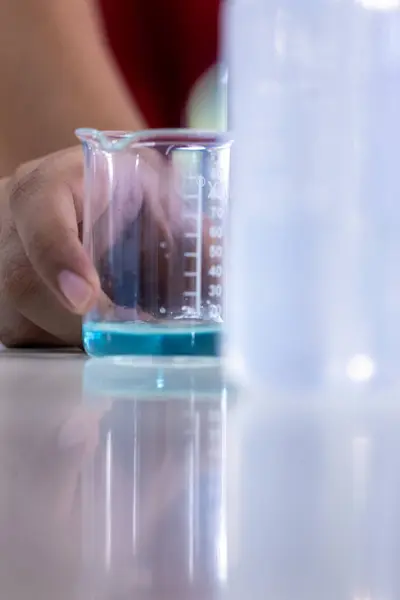 stock image Electroplating experiment in chemistry laboratory.