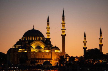 Ayia Sofia 'yı akşam aydınlatmış