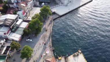 Ortaklık Camii 'nin havadan görünüşü ve İstanbul' un İstanbul 'un Boğaz' ın yanındaki Avrupa kesimi