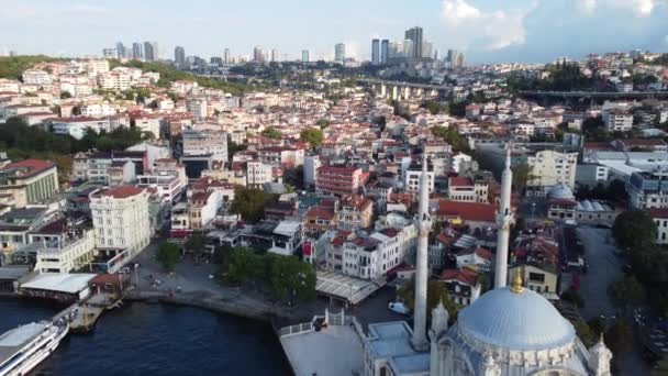 Luchtfoto Van Ortaky Moskee Europees Deel Van Istanbul Naast Bosporus — Stockvideo