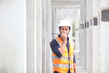 İnşaat sektöründe çalışan mühendis ekibi.