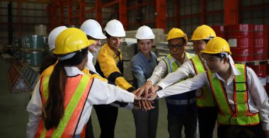 Mühendis ekibi sanayide.. 