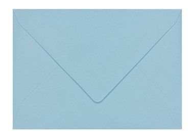 Dikdörtgen bebek mavisi zarfın arkasının üst görüntüsü. Beyaz bir arkaplanda izole edilmiş.