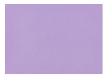 Dörtgen eflatun mor zarfın ön tarafı kapalı. Beyaz bir arkaplanda izole edilmiş.