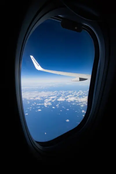Mraky Obloze Během Cestování Letadlem Panoráma Mraků Zemského Obzoru Průzoru — Stock fotografie