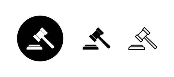 Gavel simgeleri ayarlandı. Yargıç tokmak işareti ve sembol. Kanun simgesi. Açık arttırma çekici