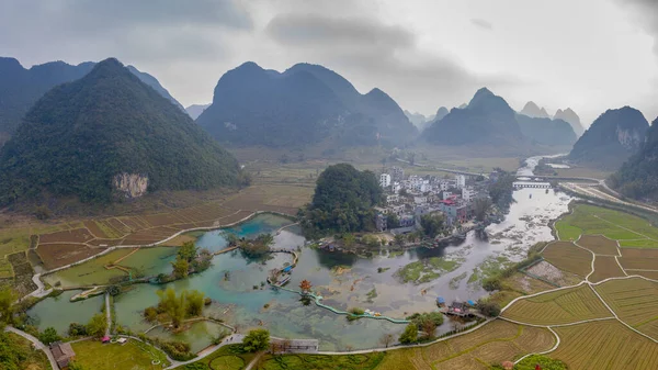 Carreteras Manantiales Ríos Región Montañosa Kárstica Guangxi China — Foto de Stock