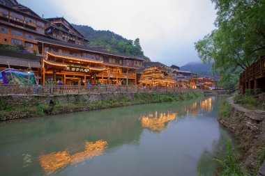 Qiandongnan ilindeki Xijiang Qianhu Miao Köyü manzarası, Guizhou, Çin.