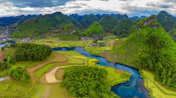 Çin Guizhou Kentindeki Pingtang Ilçesinin Kırsal Manzarası Dünyanın Büyük Tek — Stok fotoğraf