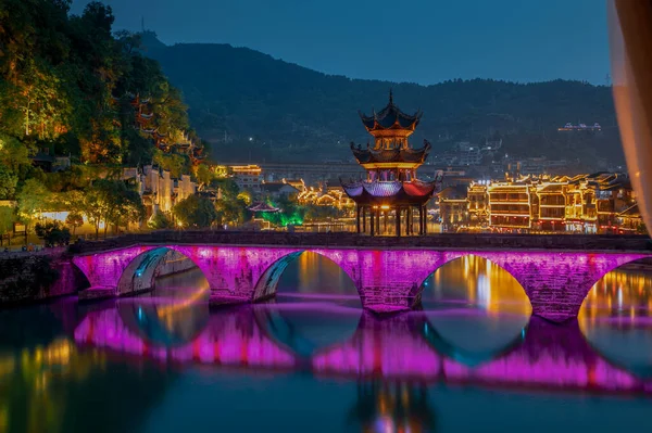 Νυχτερινή Θέα Της Αρχαίας Πόλης Zhenyuan Στο Νομό Qiandongnan Guizhou — Φωτογραφία Αρχείου