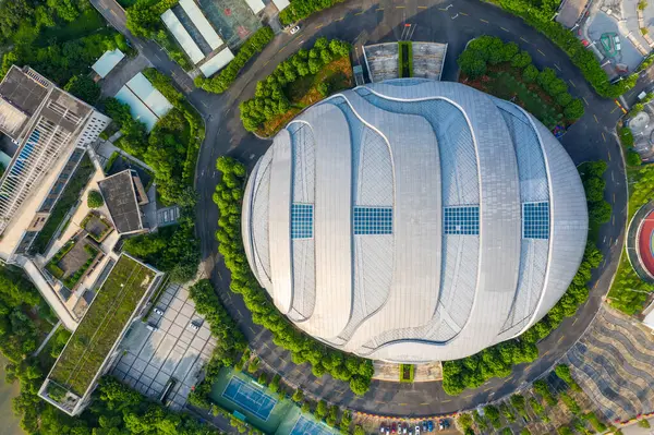 中国広州大学町のスポーツセンターの景色を眺める ロイヤリティフリーのストック画像