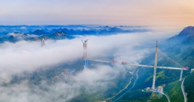 Guizhou, Çin 'deki bazı eşsiz doğal manzaralar..