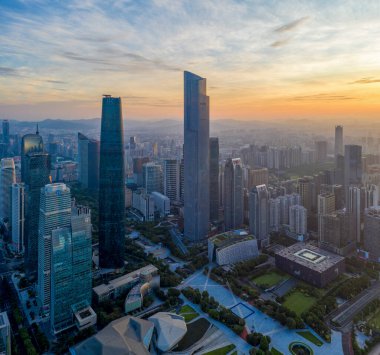 COVID-19 salgınının olduğu üç yıl boyunca Çin 'in Guangzhou şehrinin sokak sahneleri..