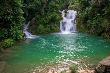 Maolan ve Daxiaoqiukong 'un Libo, Guizhou, Çin' deki manzarası..