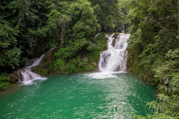 Maolan ve Daxiaoqiukong 'un Libo, Guizhou, Çin' deki manzarası..