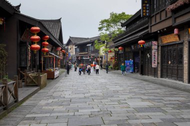 Danzhai County, Guizhou 'da Wanda Town' un sokak manzarası.