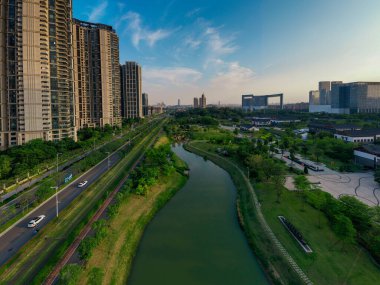 Çin 'in Guangzhou kentindeki Pazhou İş Bölgesi' nin alacakaranlık manzarası..