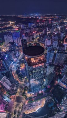 Nanning, Guangxi, Çin 'in havadan görünüşü yeşil şehrin güzel manzarasını gözler önüne seriyor..