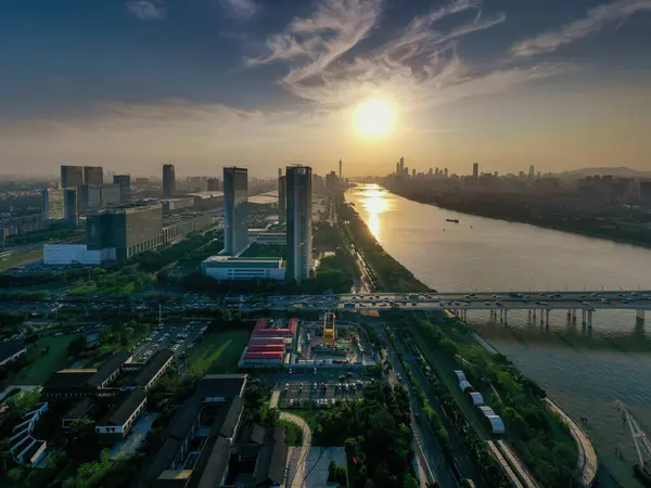 广州市帕祖商务区黄昏景观的空中景观 — 图库照片