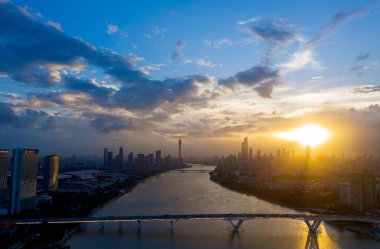 COVID-19 salgınının olduğu üç yıl boyunca Çin 'in Guangzhou şehrinin sokak sahneleri..
