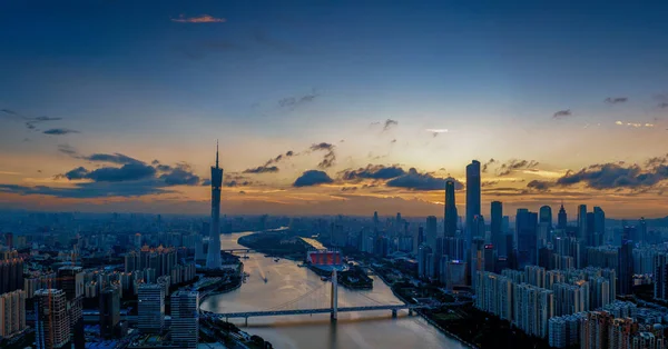 Die Straßenszenen Der Chinesischen Stadt Guangzhou Während Der Drei Jahre — Stockfoto