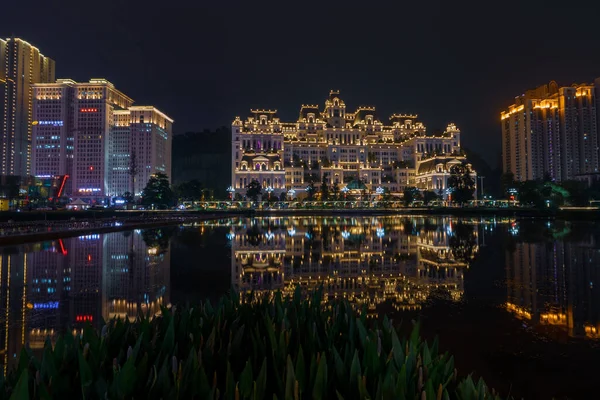 中国の都市の夜景 ハグオガーデンは 広東で最大の住宅エリアです ストックフォト